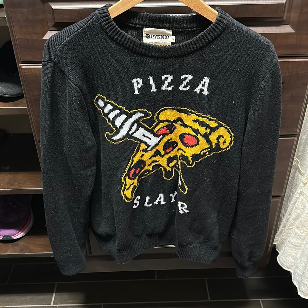 New PYKNIC pizza slayer sweater